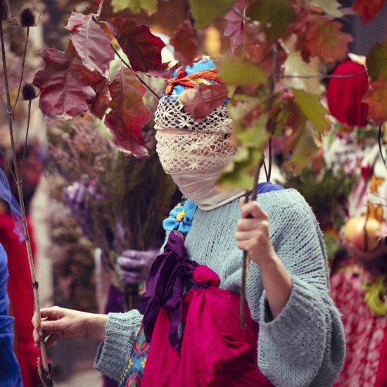 Microacciones-entre-mujeres-plantas-taller_estudioSYX